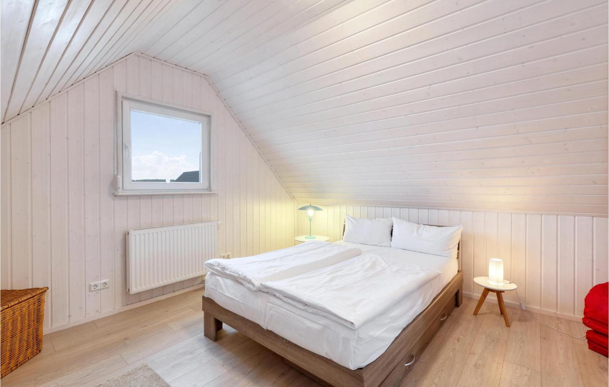 Amazing Home In Zerpenschleuse エクステリア 写真