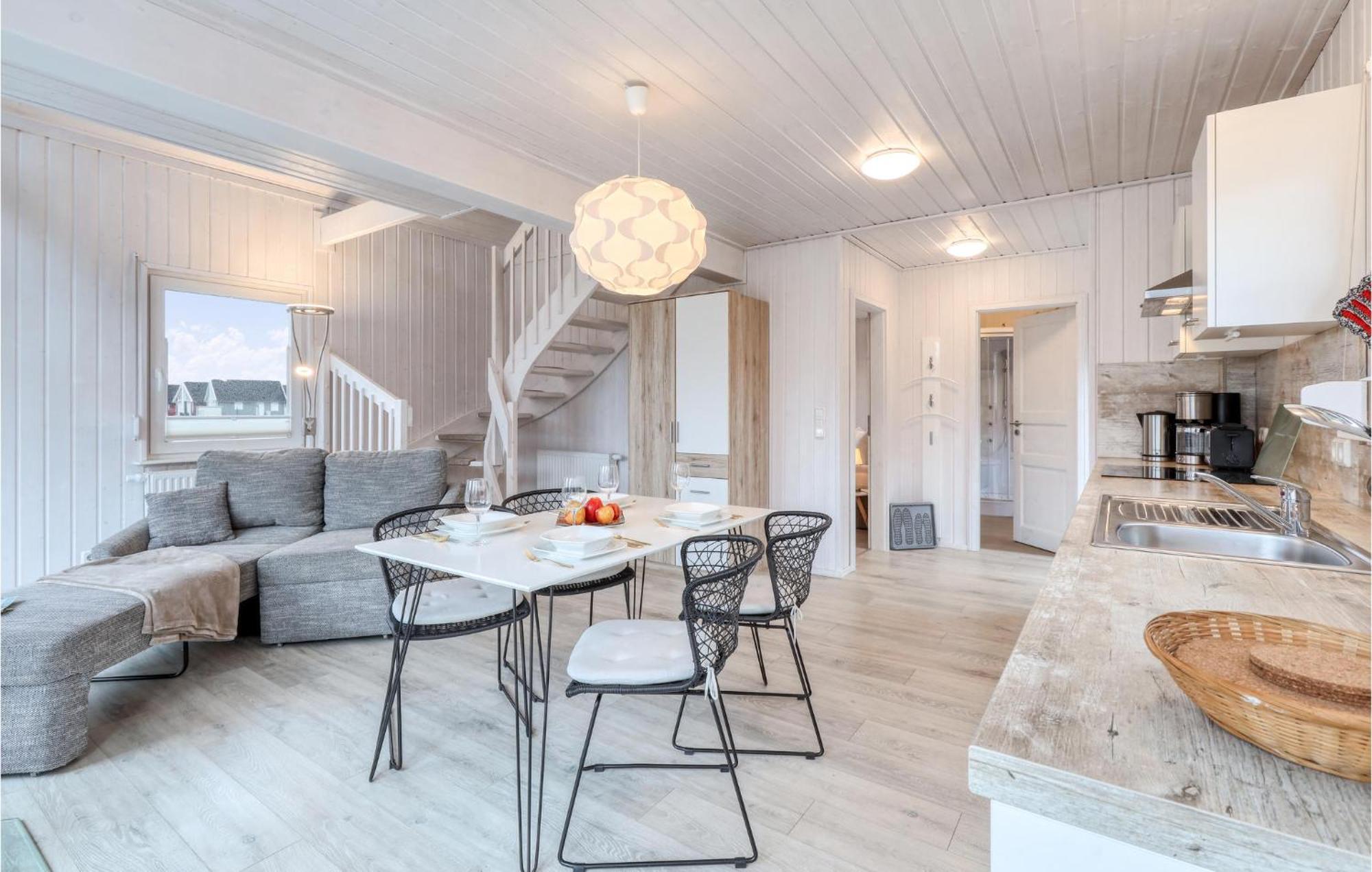 Amazing Home In Zerpenschleuse エクステリア 写真
